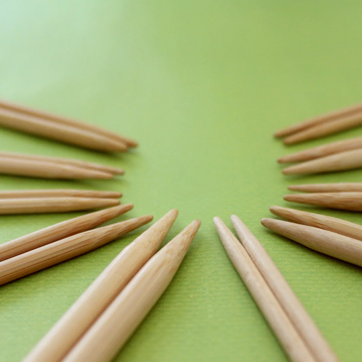 How to Select Knitting Needles for Beginners - Studio Knit